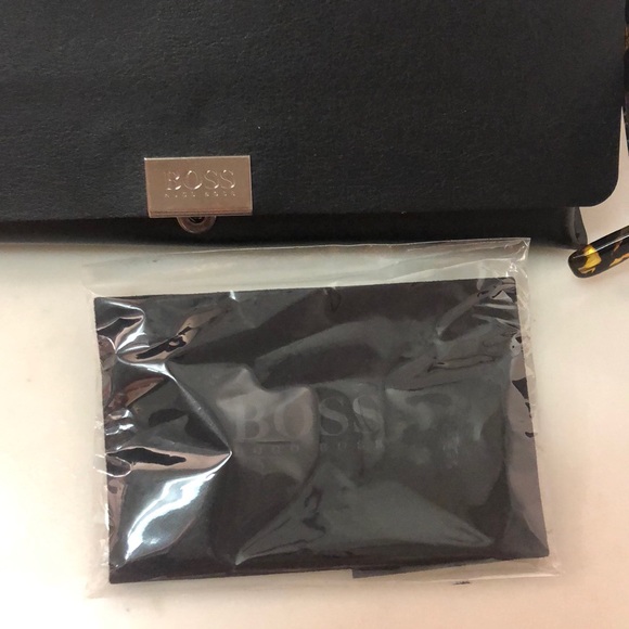 Hugo Boss Tortoise Shell Sunglasses - Picture 4 of 6